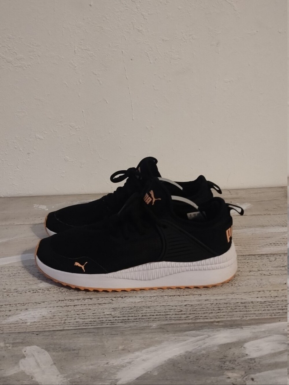 Puma Peach Pacer Next Cage 367582 24 Sneakers Shoes USA women's Size 7.5
